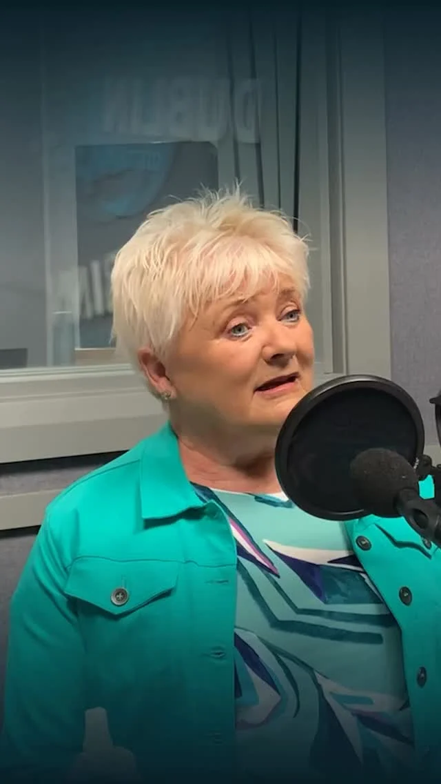 This week on #ladieswholaunch Sarah is joined by Dublin born #artist Donna McGee whose vibrant atmospheric #landscape and abstracts capture Ireland’s wild and beautiful spirit. 🎨 

Tune in this Saturday from 11am 

#irishartist #irichscenery #artist #donnamcgeeart