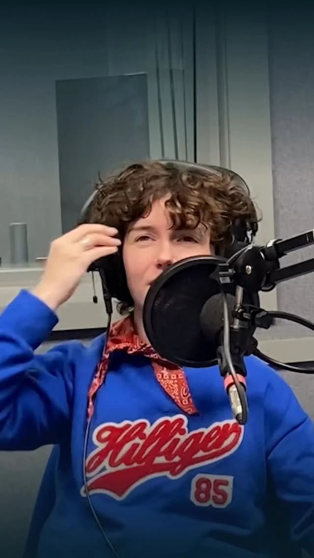 This week on #Queeriosity @emily_bradley_comedy and @upyourallyryan sit down with content creator and host of the Fur Coat No Nickers podcast, @sophielatouche for an honest chat about coming out later in life and doing so in the public eye. 

Sophie shares her journey towards starting a family as a queer woman and what LGBTQ+ visibility means to her. 

Plus, Emily and Ally dive into guest representation on reality TV and ask the questions “should straight actors ever play queer roles?” 

Tune in every Saturday at 12pm 

#lgbtq #visability #podcast #airfryer #quiches