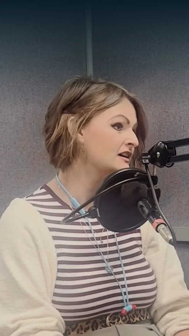 This week on #LadiesWhoLaunch Sarah is joined by Mim. She is a Dublin born visual artist and the founder of @miminkstudios 🖌️🎨
She is a self-taught painter with over 20 years dedicated to her craft. She describes it as ‘Urban dopamine decor’. It’s bold, it’s vibrant and it captures the colour, culture and character of Dublin in a way that lifts your mood instantly.

Tune in this Saturday from 11am

#artist #dublinpainter #ink